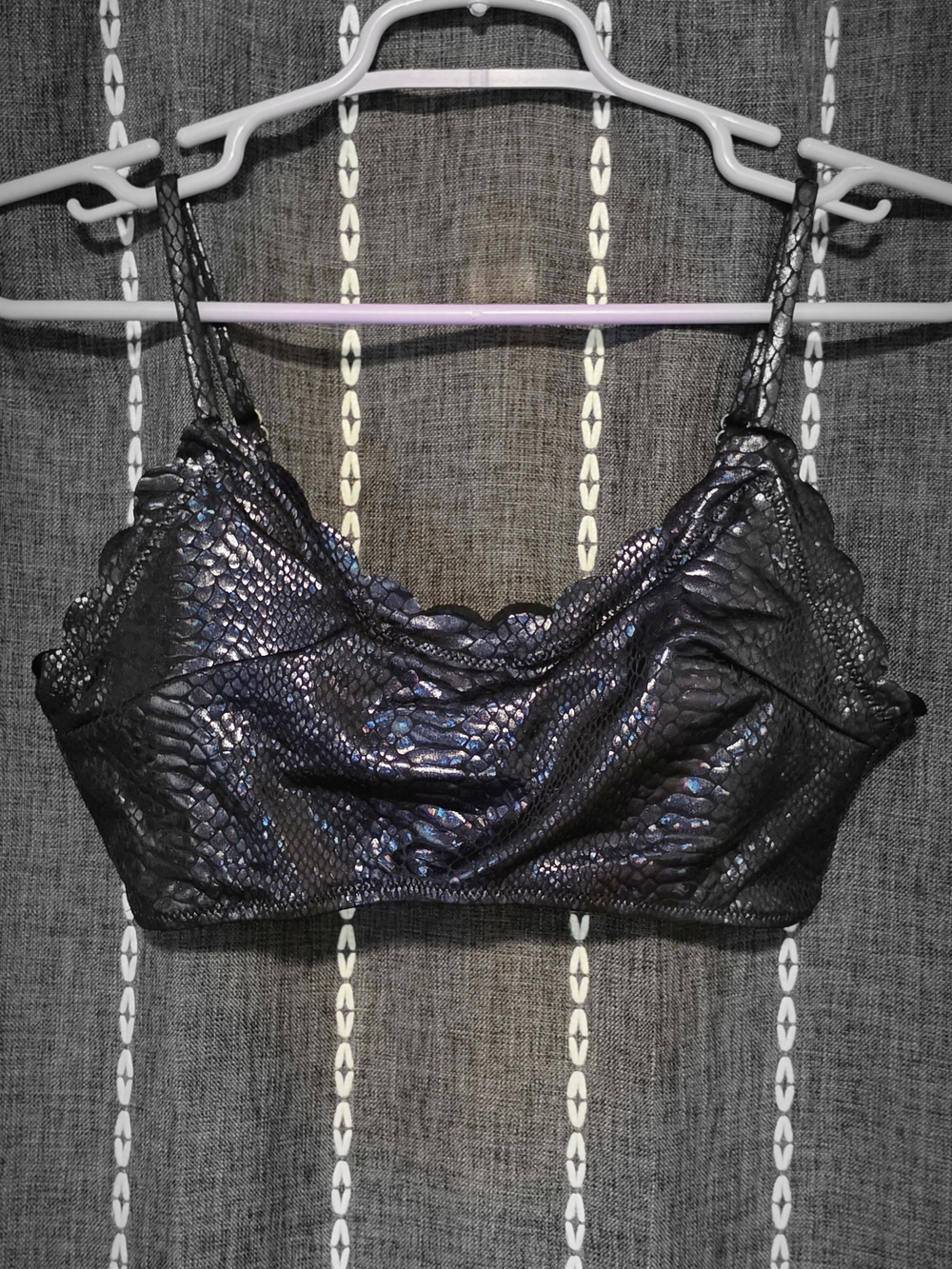 Zaful Iridescent Black Snake-Print Lace Bralette